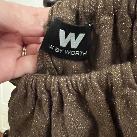 Gold Sweater - Picture 3 of 4